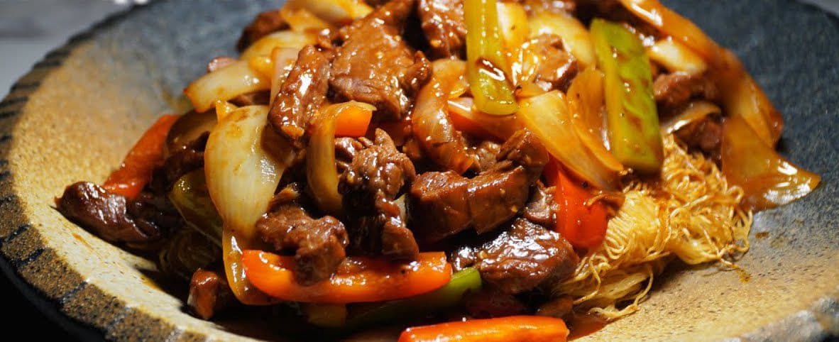Shredded Beef with Black Pepper Chow Mein / 黑椒牛柳絲炒麵