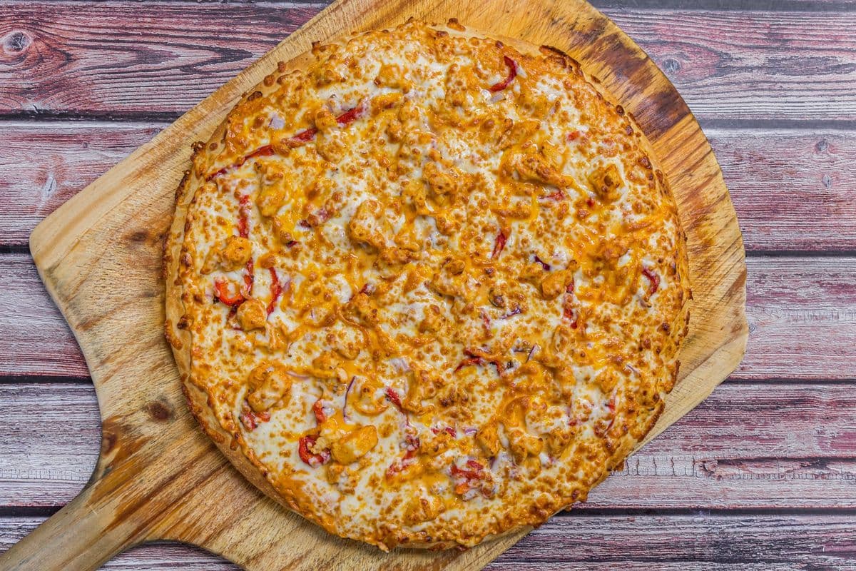 Large Butter Chicken Pizza