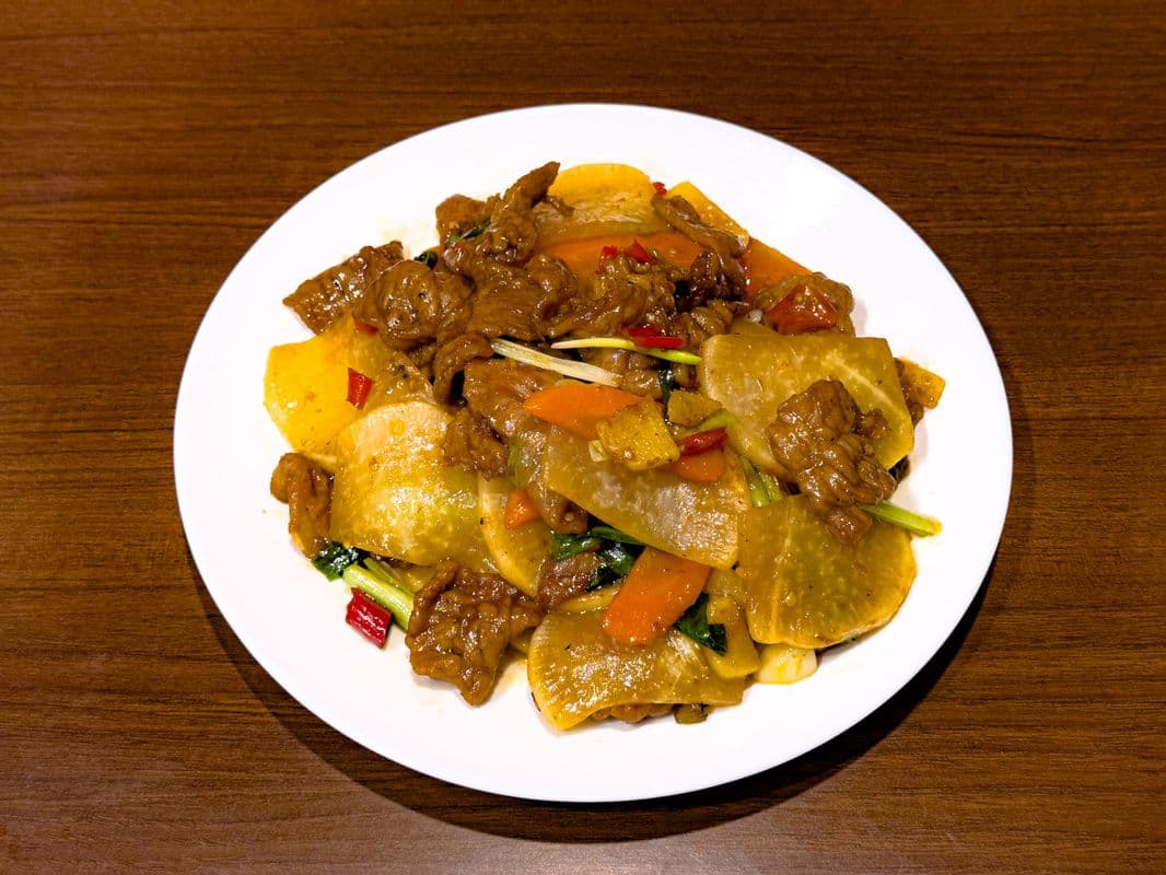 B5 🌶Stir-Fried Beef with Pickled Radish / B5 🌶酸萝卜炒牛肉