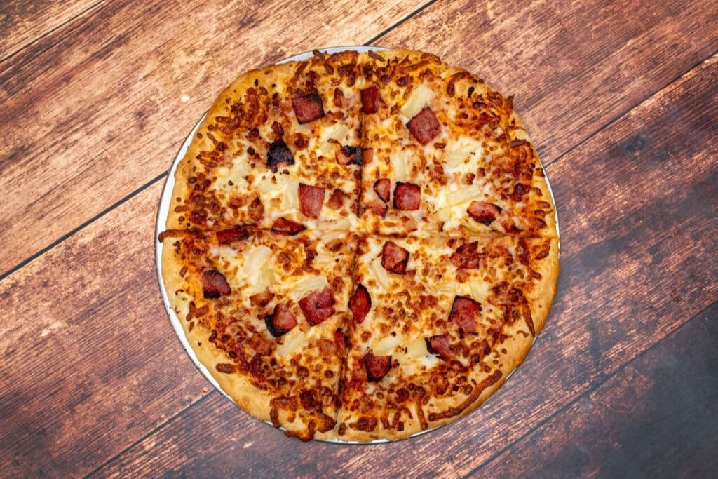 Hawaiian Pizza (MEDIUM, 12", 8 Slices, 3 Toppings)