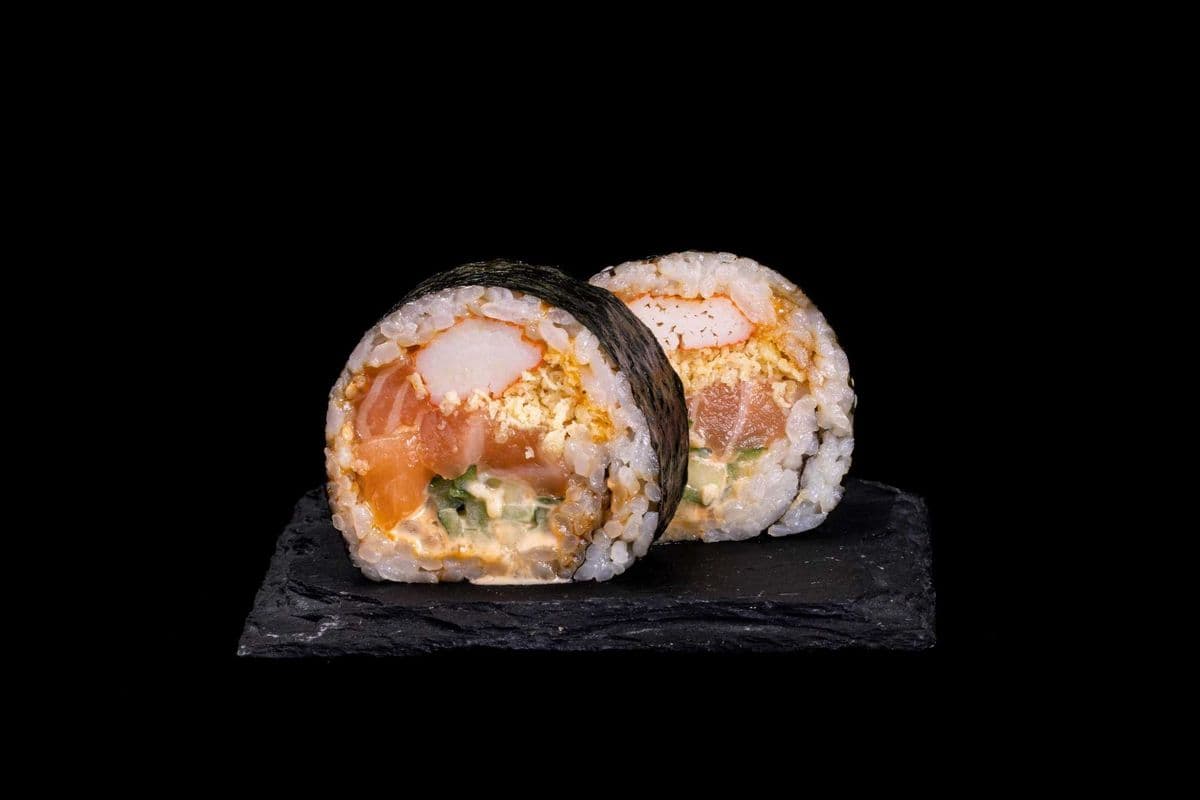 R14. Kamikaze Roll (8pcs)