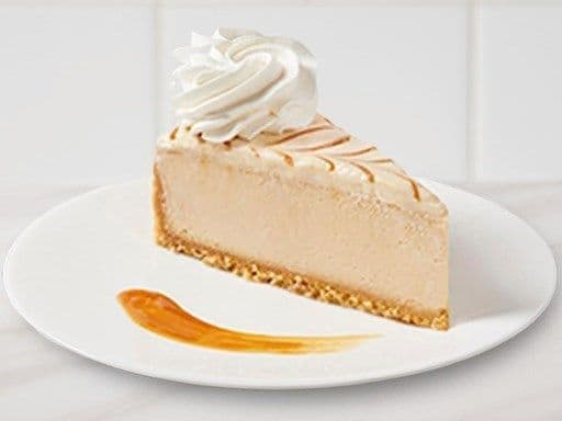 DULCE DE LECHE CHEESECAKE SLICE / Tranche de Gâteau au Fromage Dulce de Leche