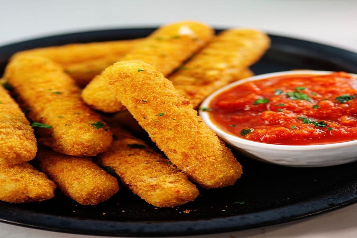 Mozzarella Sticks (5 pcs) (350 cal)