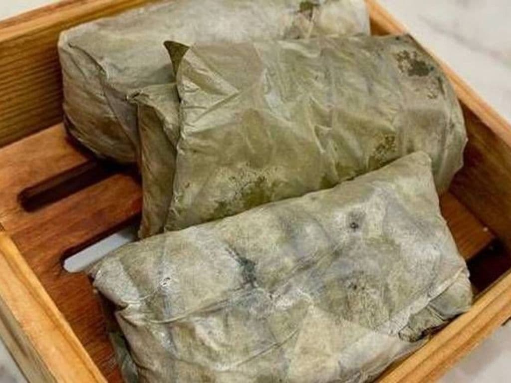 Sticky Rice w/ Lotus Leaf L14