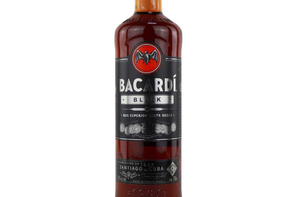 Bacardí Black Superior Rum (750 ml) (1 x 750 ml)