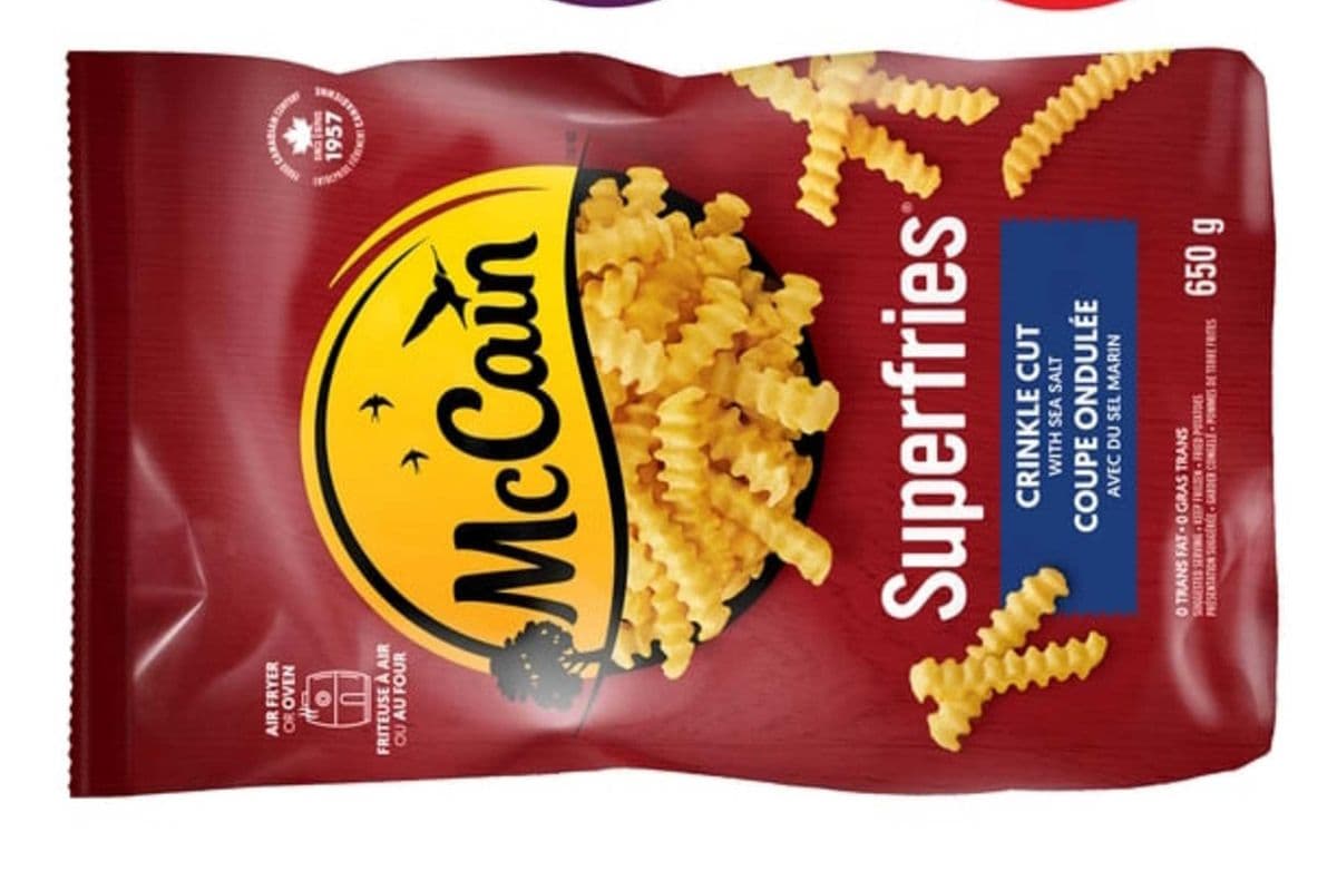 McCain® Superfries® Crinkle Cut Fries, Made in Canada from domestic and imported ingredients (650g)