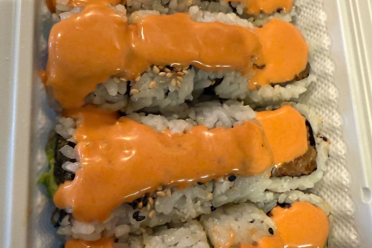 Spicy tuna avocado roll (8pcs)+ Spicy Tuna Avocado Roll (8pcs) (free)