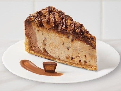 Reese's cheesecake slice / Tranche de Gâteau au Fromage Reese's