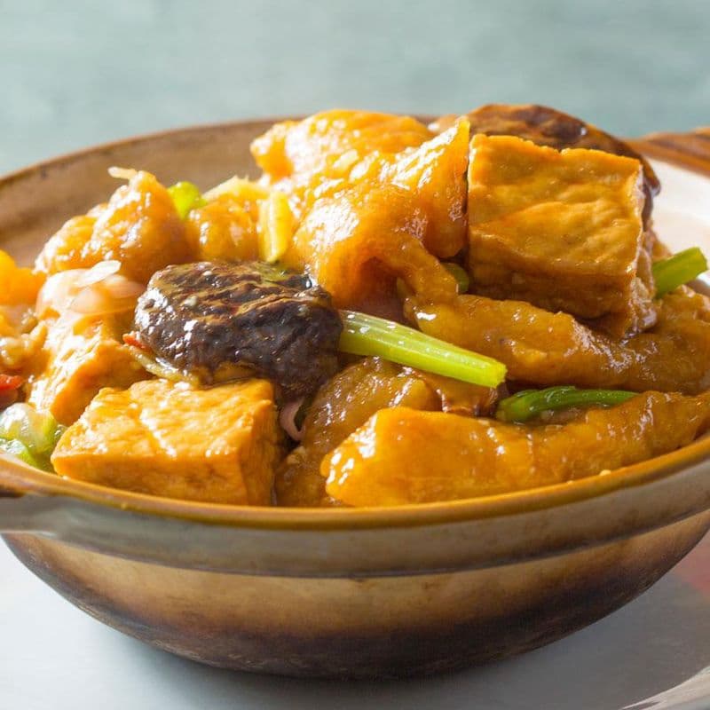 Braised Cod with Tofu Hot Pot 班腩豆腐煲