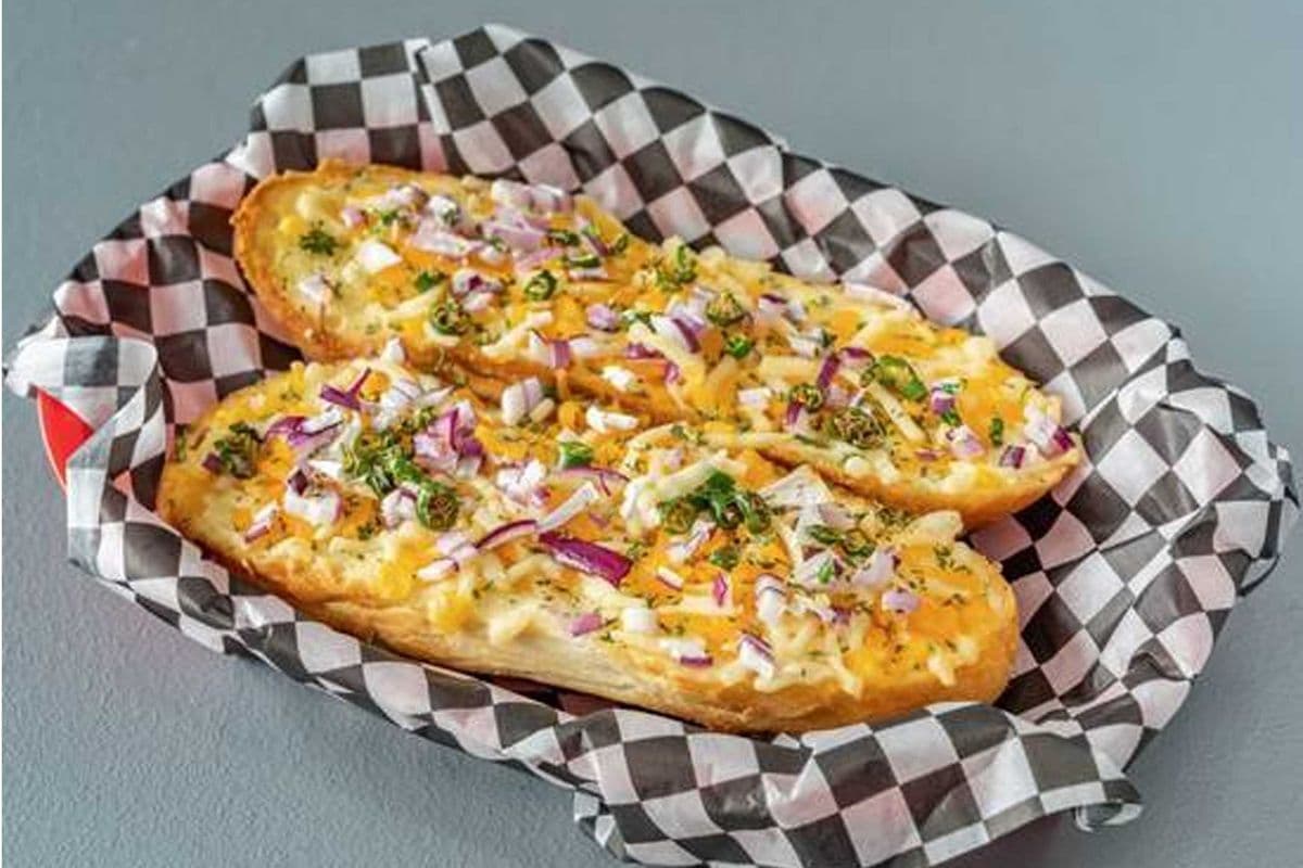 GameNight Garlic Bread