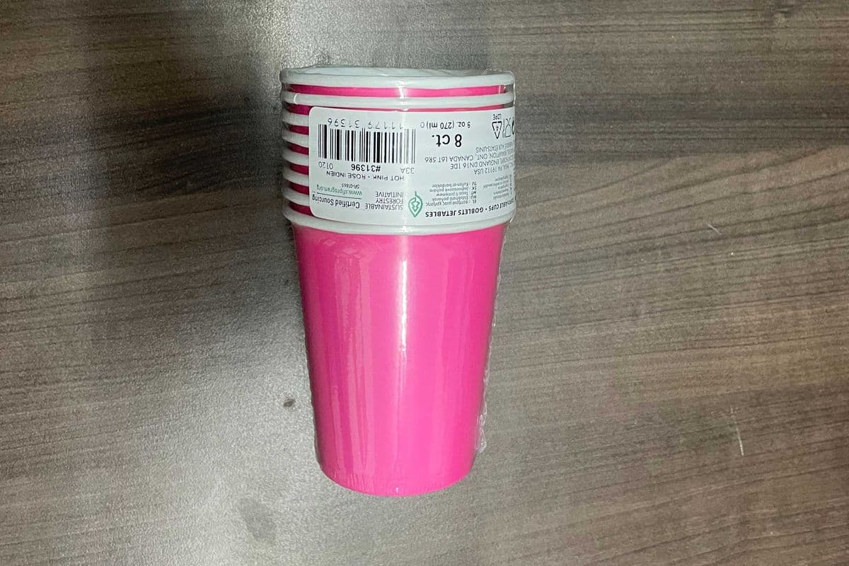 8 Hot Pink Cups 9oz (9oz x 8)