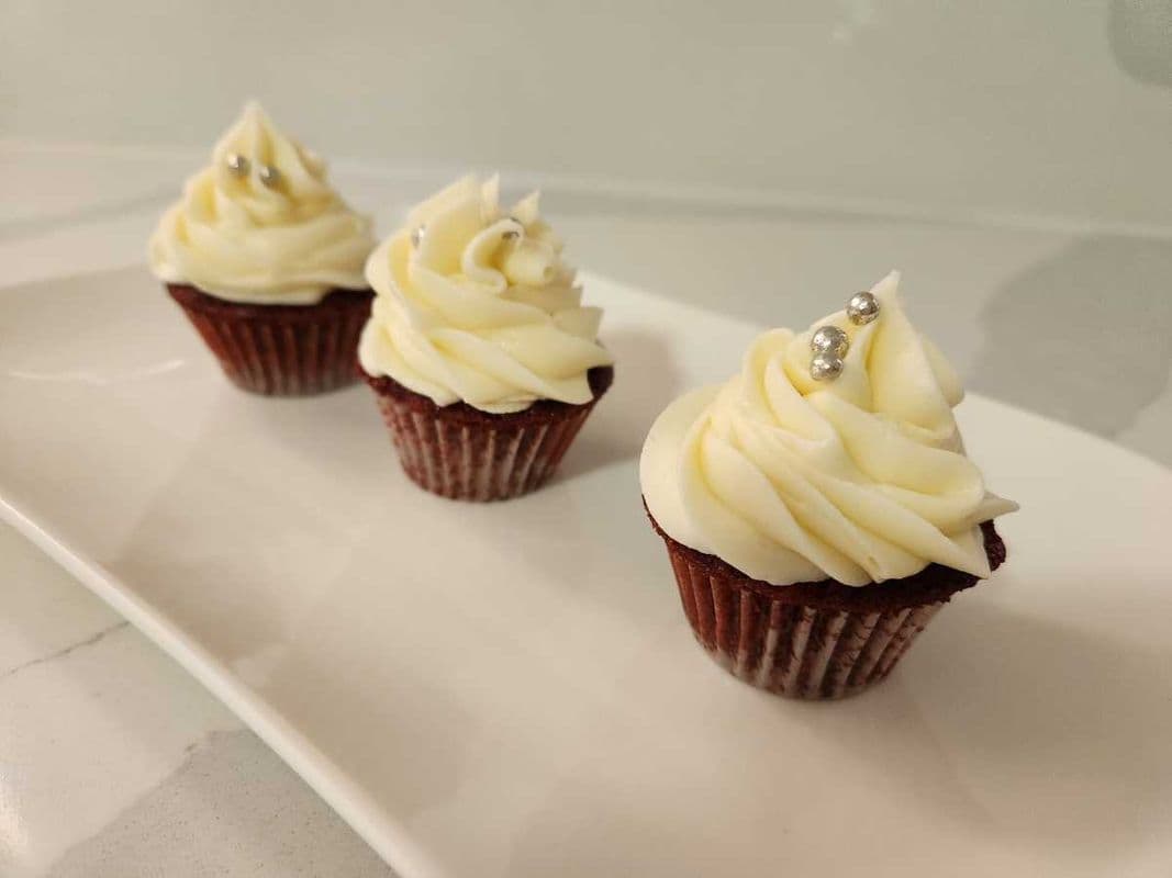 Red velvet Mini Cupcakes - 12 pack