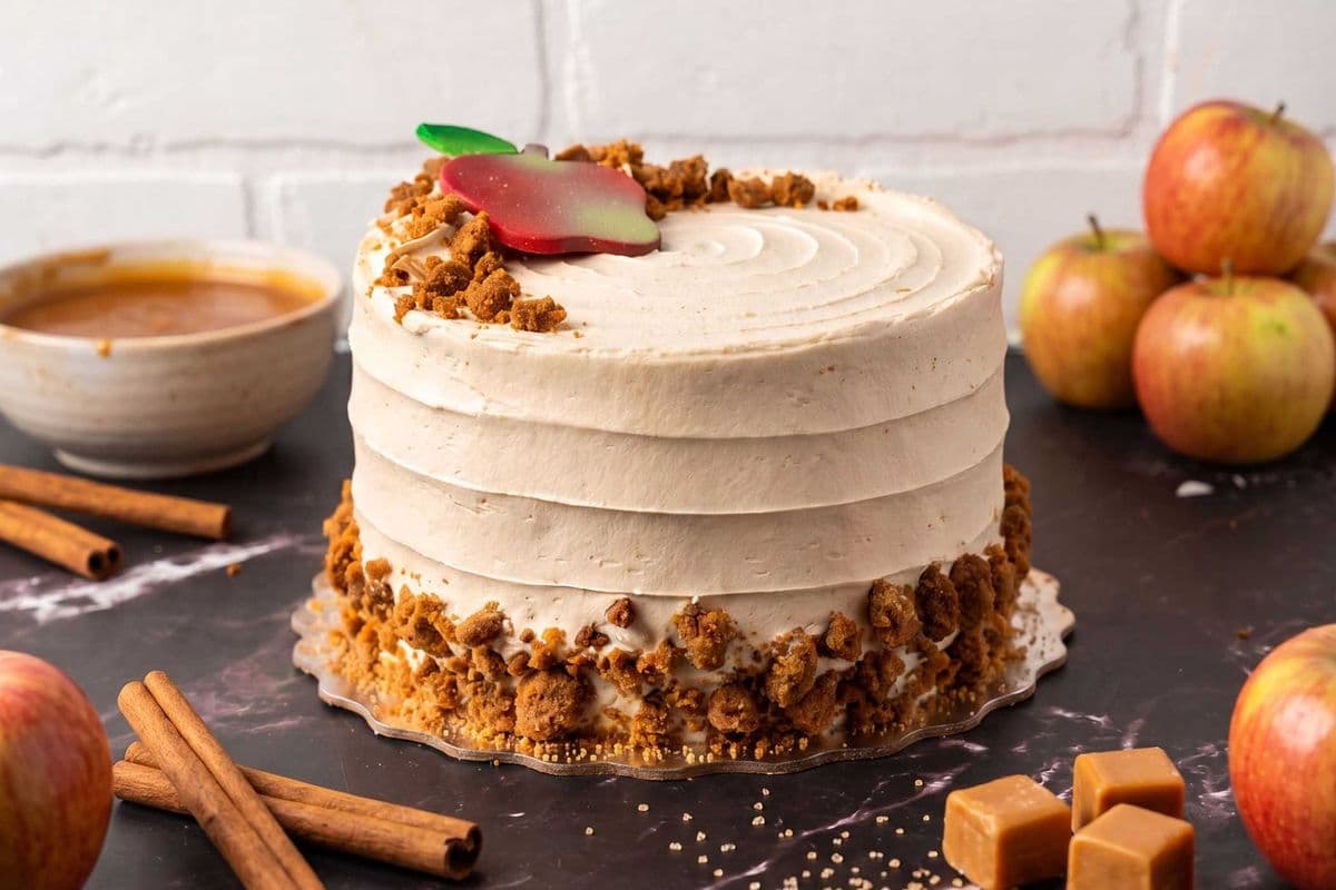 Flavour of the Month: Blackberry Chai 8" Cake