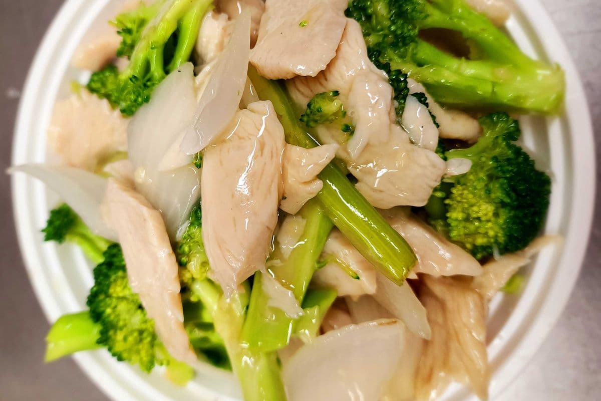 32. Chicken with Broccoli