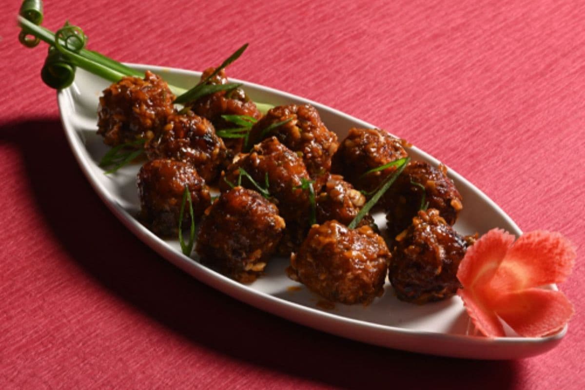 VEG. MANCHURIAN (DRY / GRAVY)
