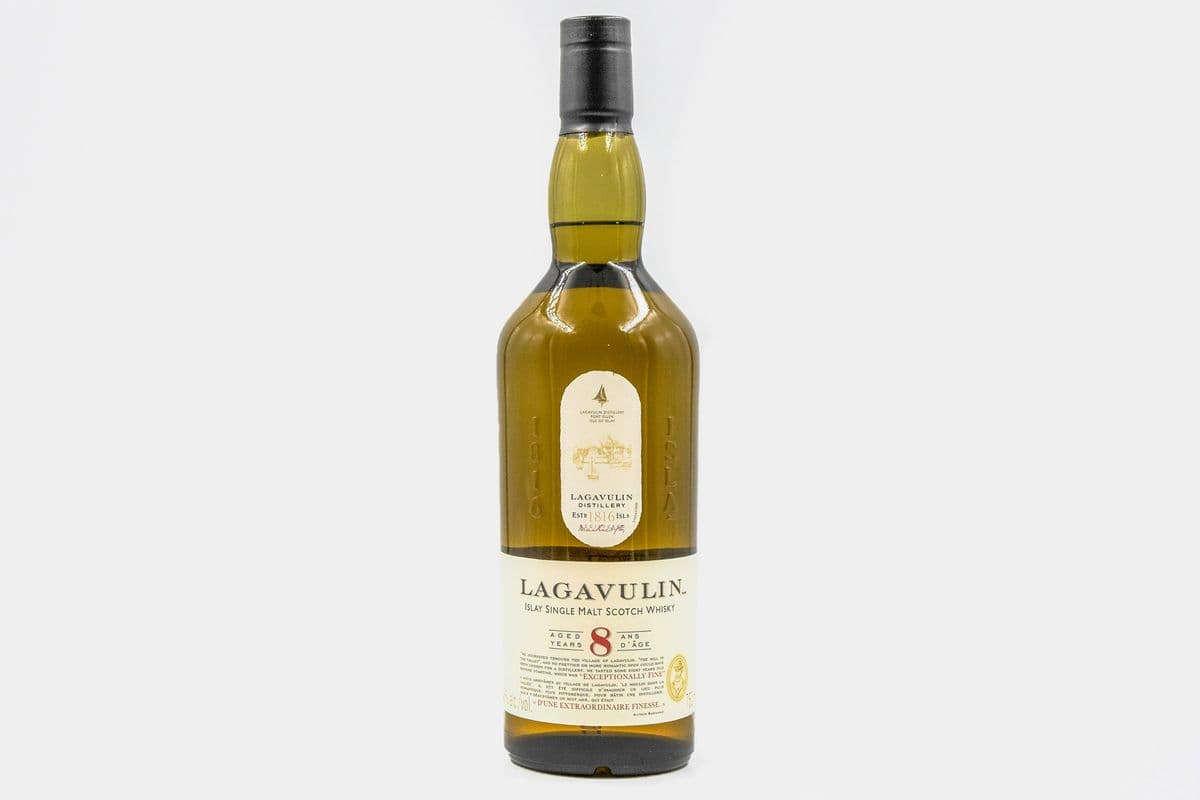 Lagavulin 8 Year Old Islay Single Malt scotch (750 ml) (1 x 750)