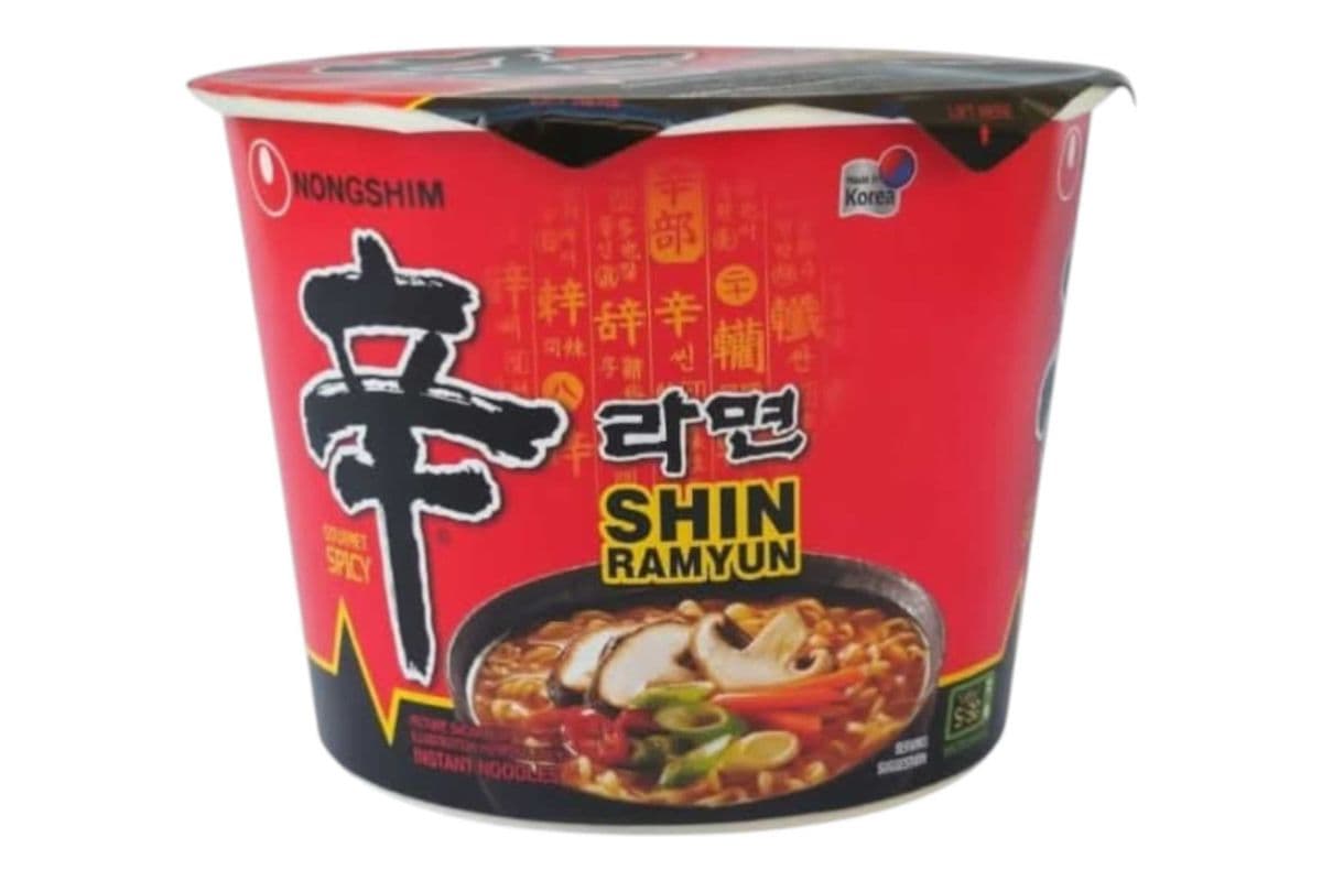 Nongshim Shin Ramyun Spicy Instant Cup Noodles (75g) (300 Cal)