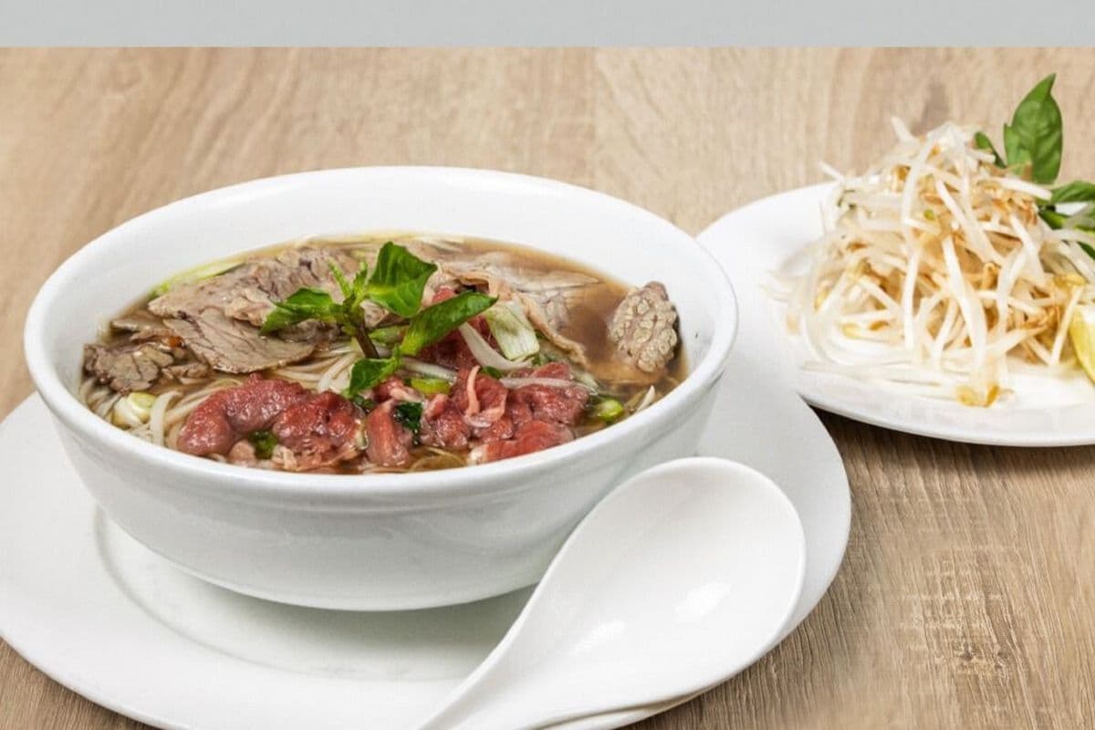 RARE BEEF & BRISKET PHO