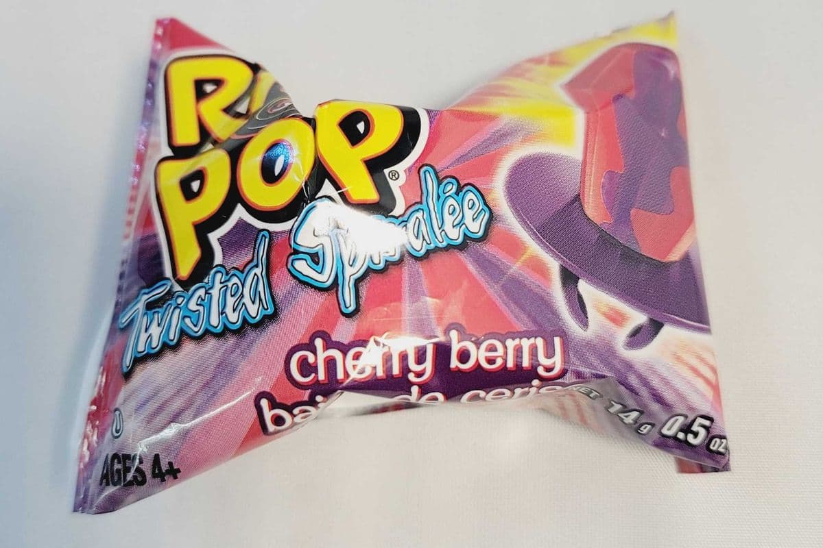 Ring Pop Colourful Ring Shaped Cherry Berry Lollipops (14 g)