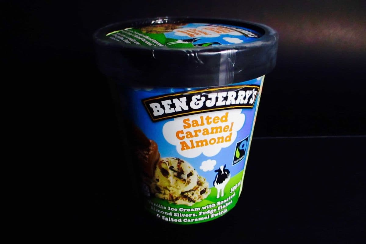 Ben & Jerry's - Salted Caramel Almond (473 ml Tub)