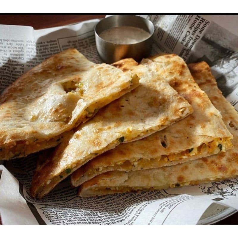 Aloo Pyaaz Kulcha