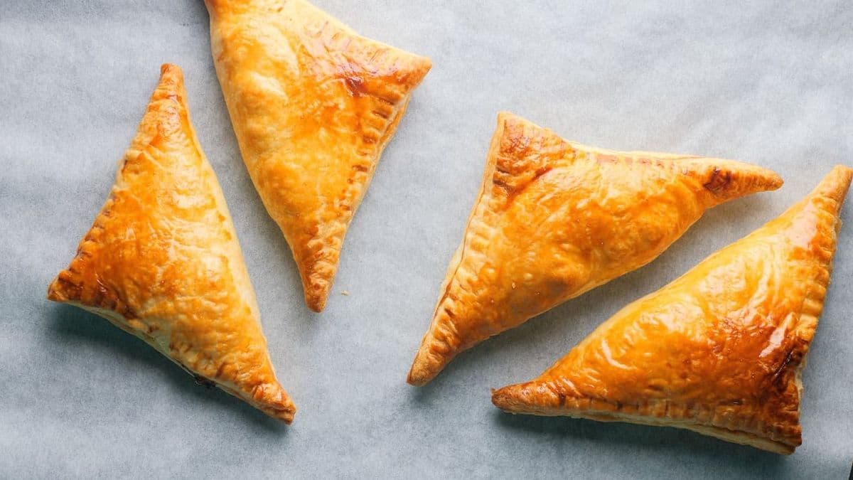 Chicken puff 1pc