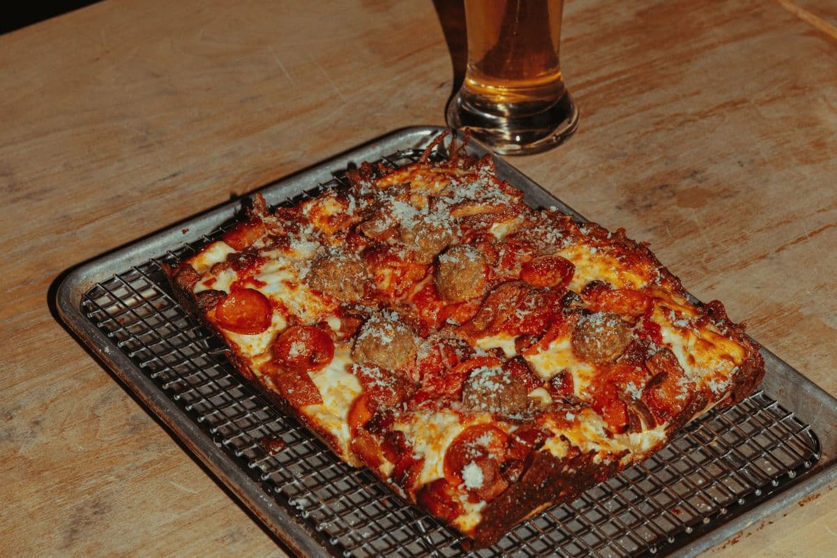 Karnivore Pizza