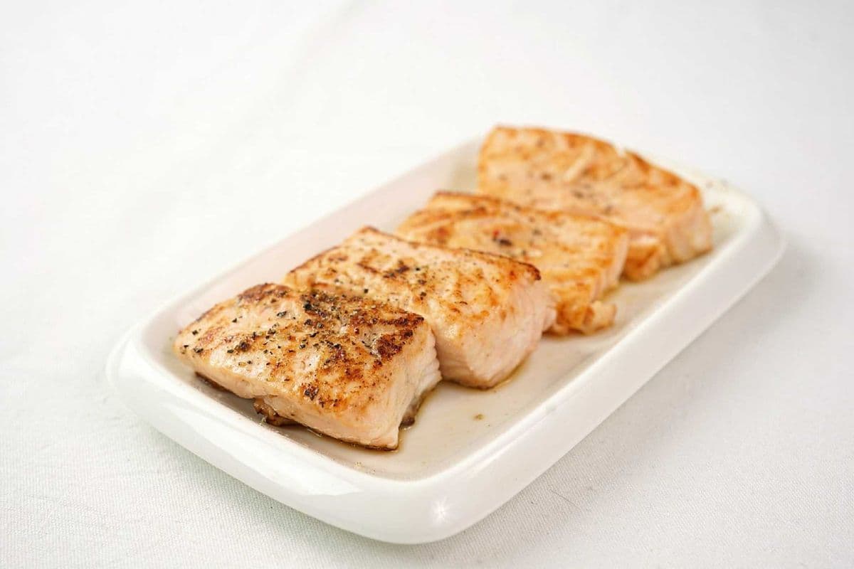 9. Salmon Tempura (4 pcs)
