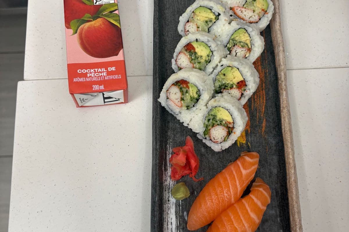 Spicy Crab Crunch Roll(8PC)+Crab meat Sushi(2pc)+Juice(200ml)