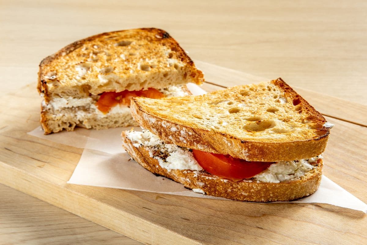 GOAT CHEESE & TOMATO SANDWICH