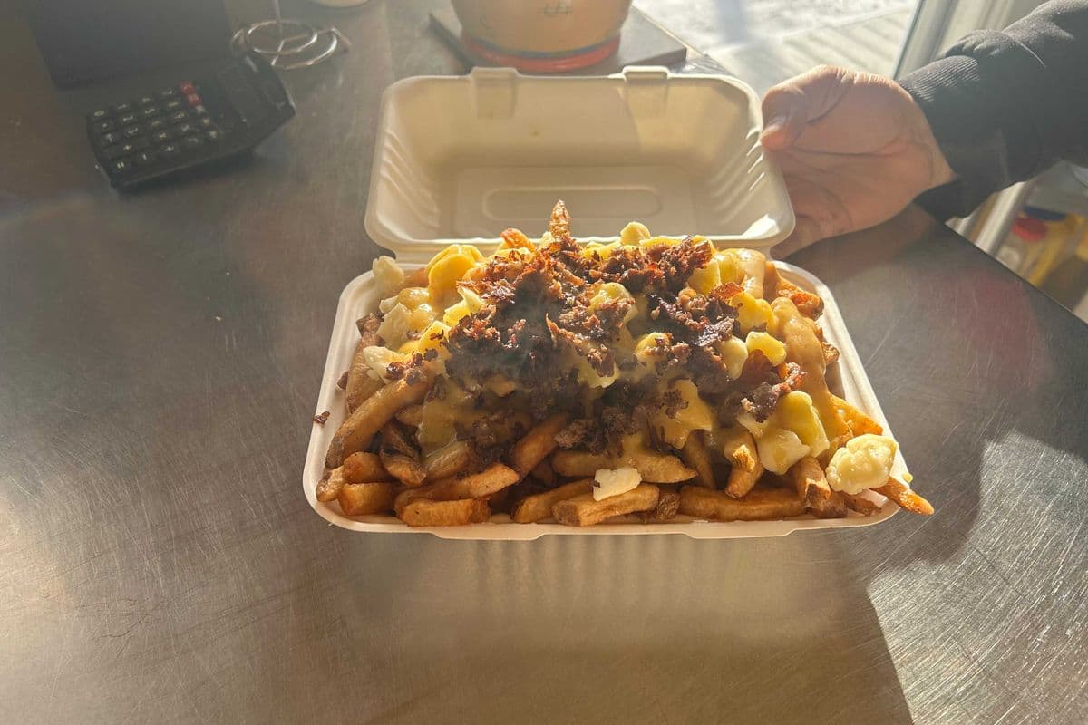 Poutine Saucisse Wally