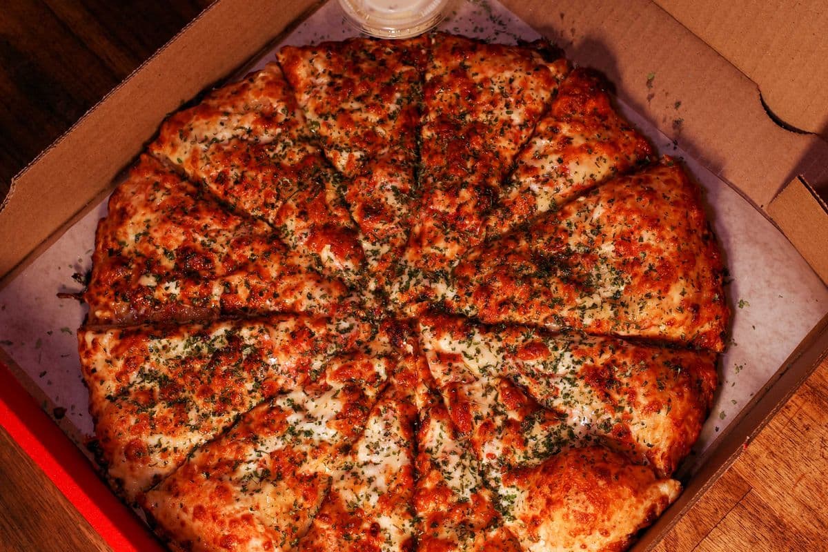 12" Cheesy Garlic Bread (Medium) 🧄🍞😍