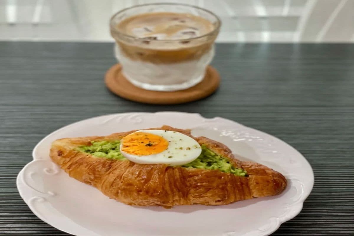 Avocado Egg Croissant Combo