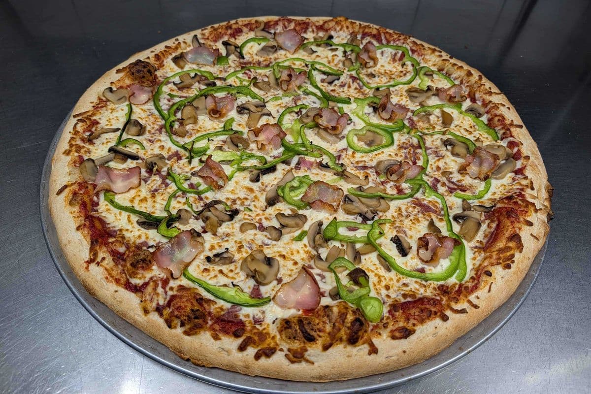 Medium Roma (Deluxe) Pizza