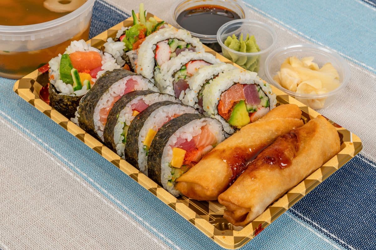 08. Vancouver House Roll 5pcs+Kelowna House Roll 5pcs+2Vege Spring Roll+1Miso Soup