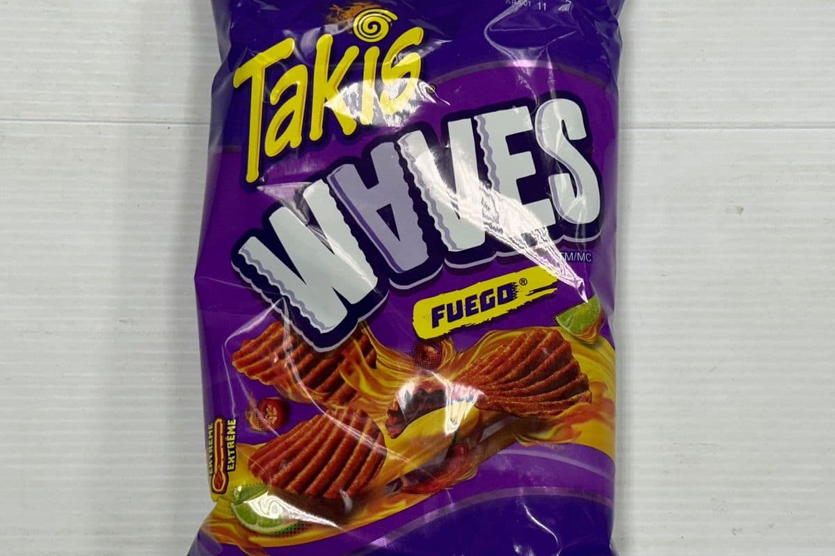 Takis Wvves Fuego Hot Chili Pepper and Lime(3 For $8 On sale) (190g)