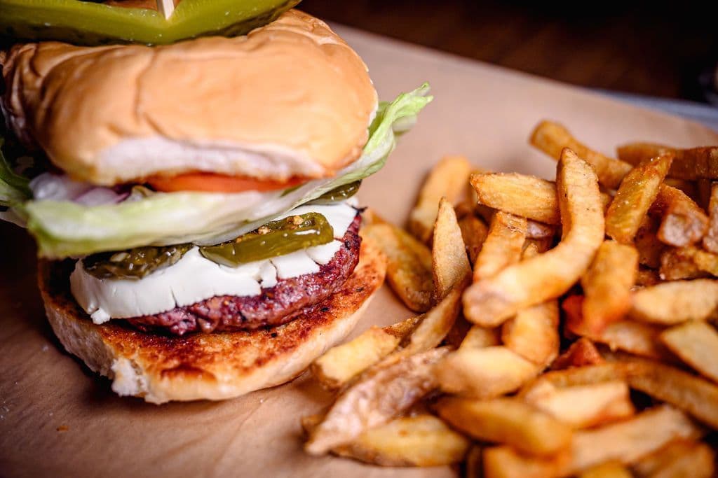 HOOLIGANS BURGER