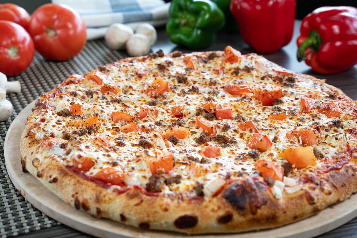 Large Mediterranean Pizza