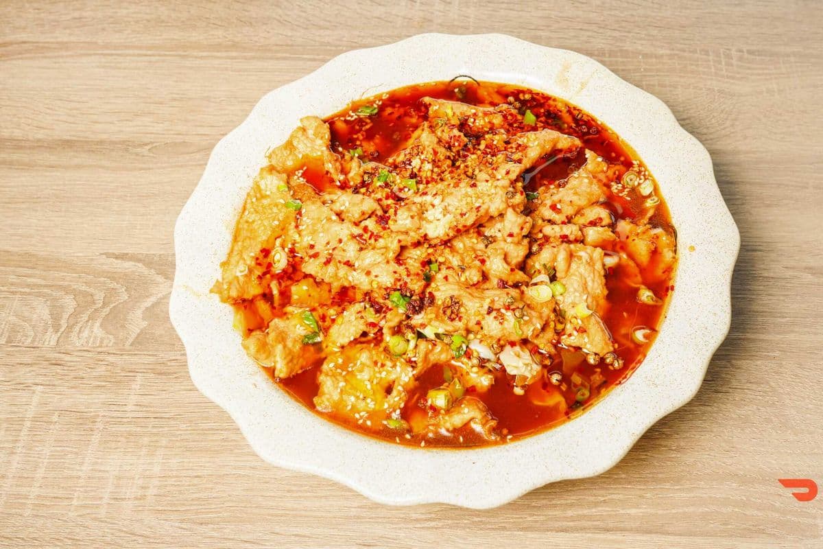J03 Poached Sliced Pork in Hot Chili Oil 水煮肉片