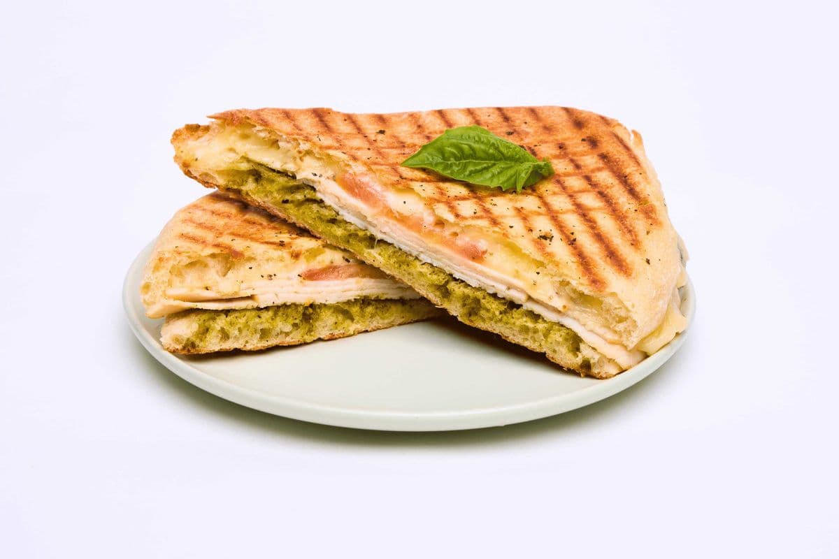 Chicken Deli Pesto Panini 🥖