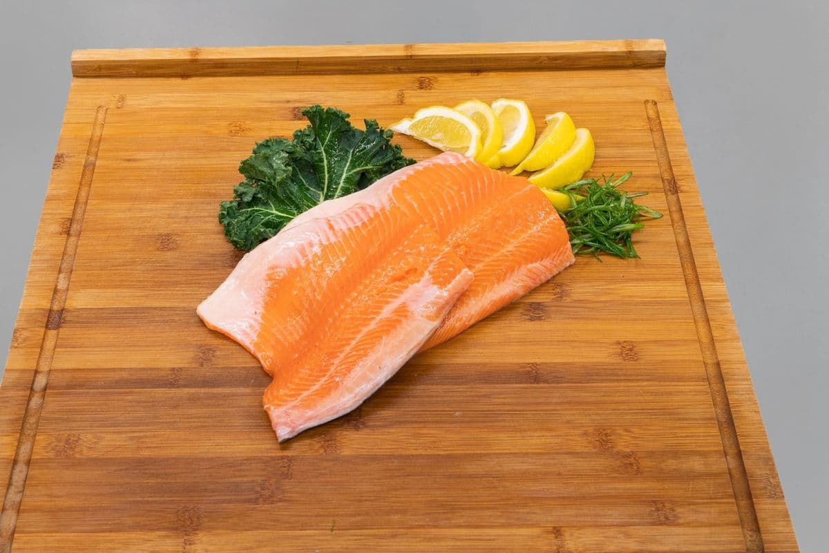 BC Steelhead Fillet (Skin on, bone out) (6 oz)