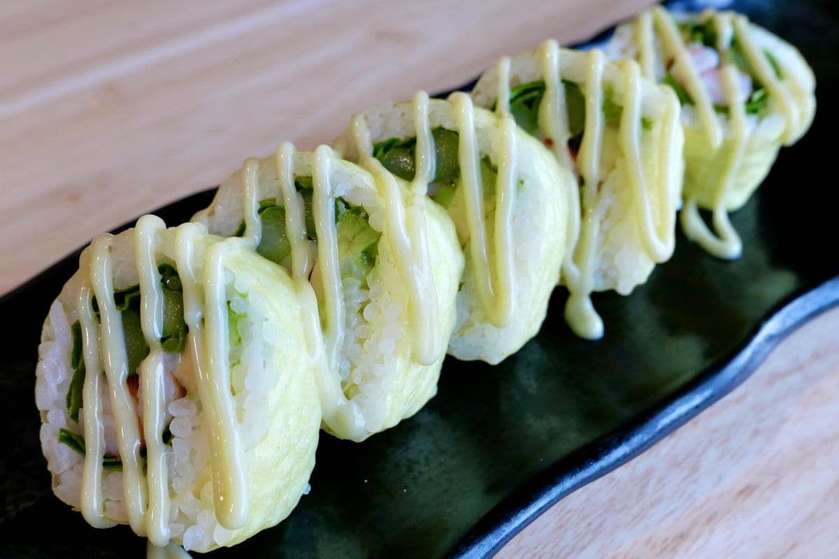 Ebi Salad Roll