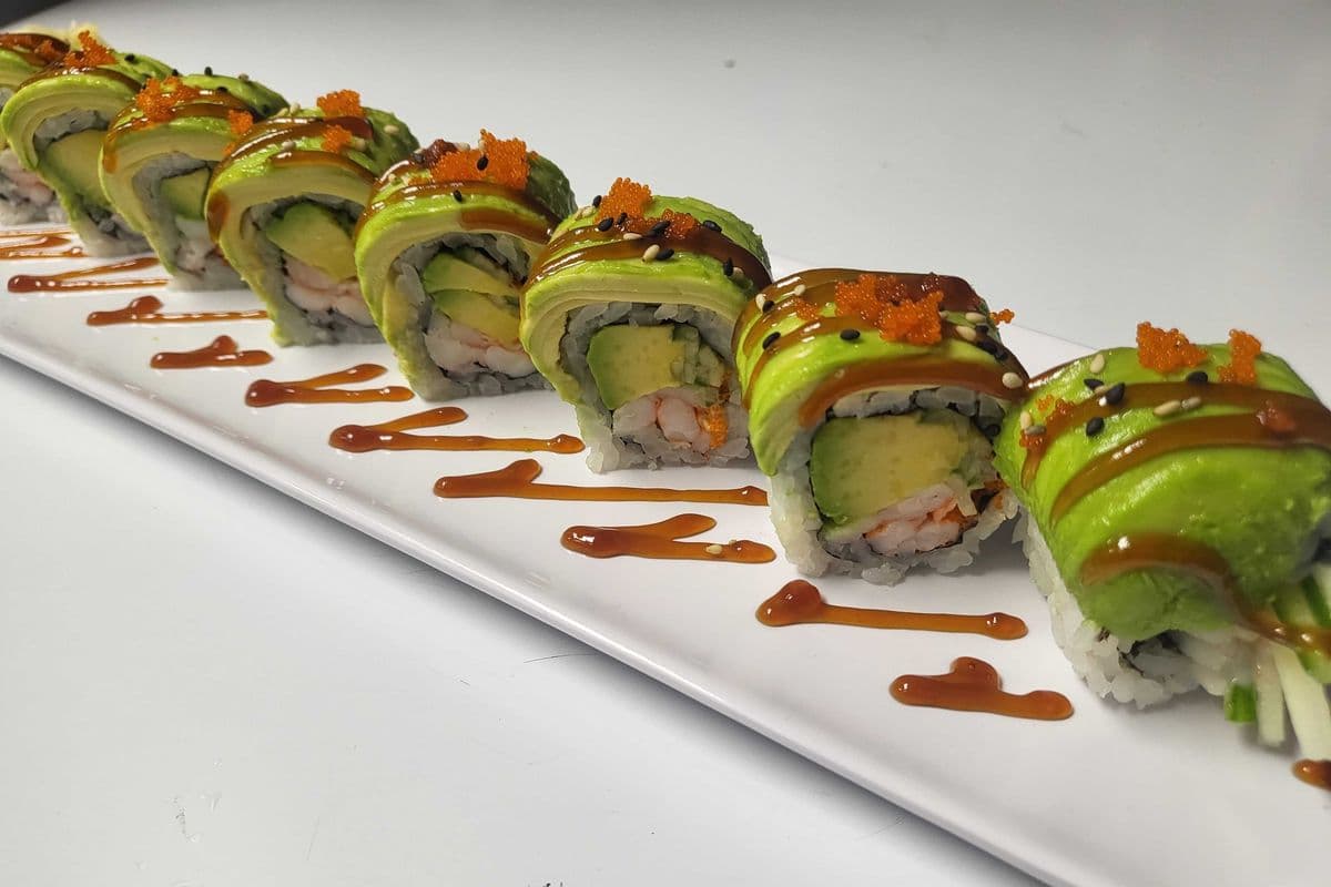 SR4. Green Dragon Roll (8 pcs)