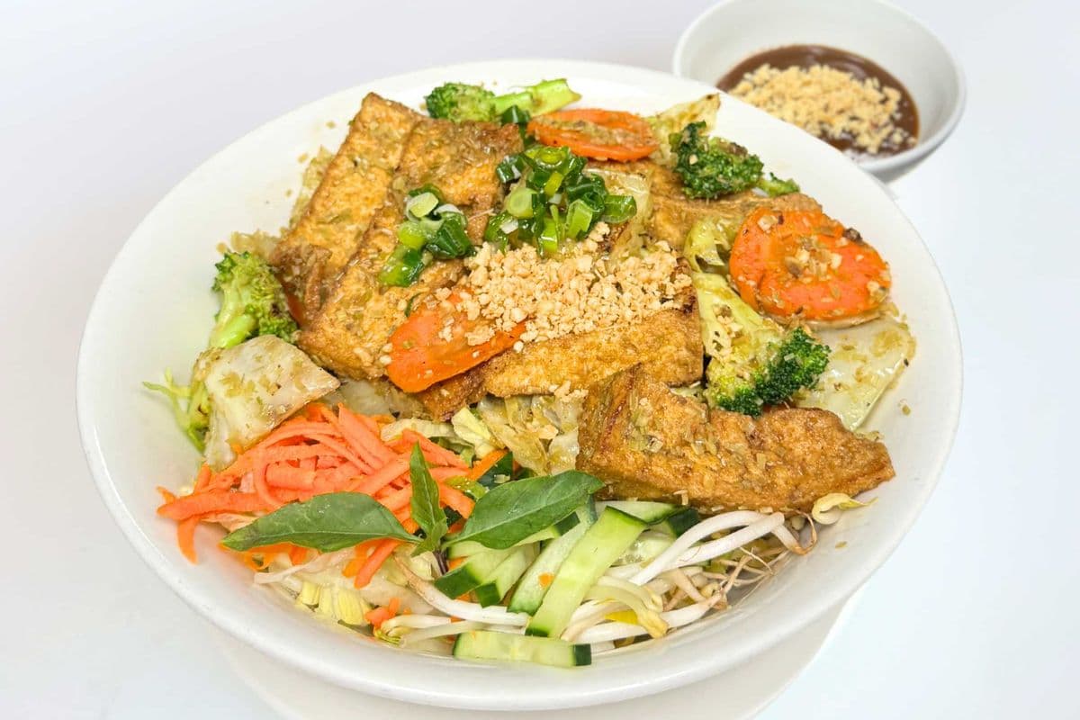 34. Stir Fried Lemongrass Tofu and Vegetables