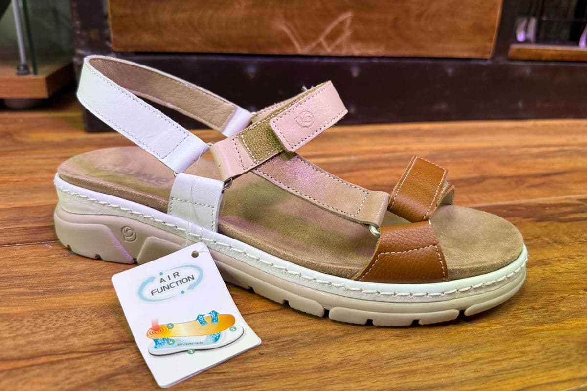 Orthopedic/comfort sandals. (37,38,39,40,41)