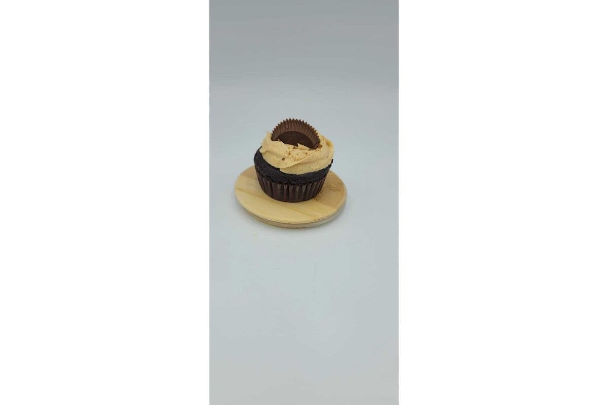 Pb & Chocolate Cupcake