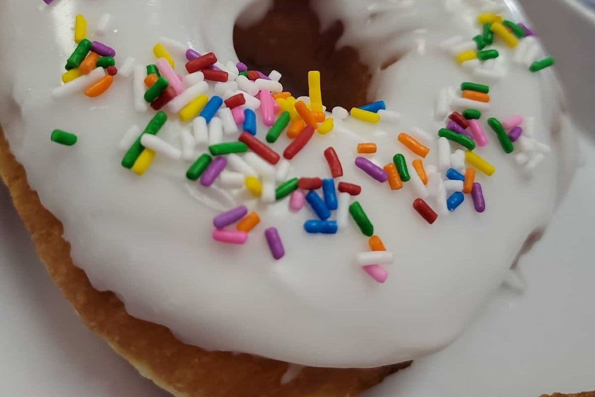 Vanilla Sprinkle Donut (1pcs)