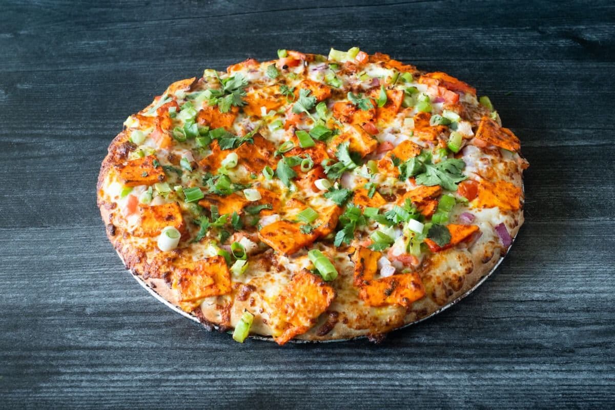12" Medium Spicy Paneer Pizza
