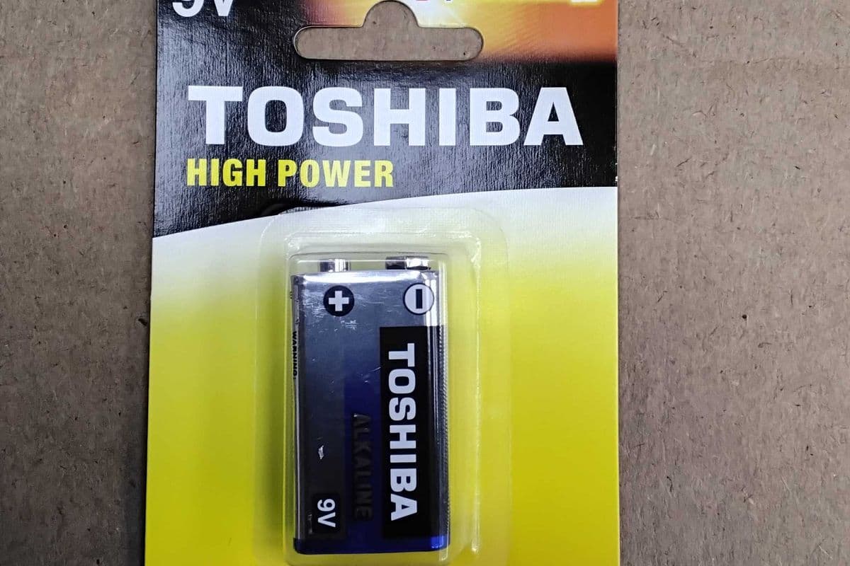 Toshiba high-power 9v.