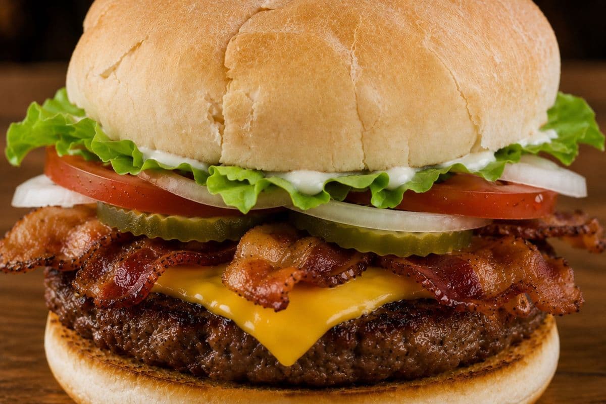 Bacon Cheese Burger (6 oz)